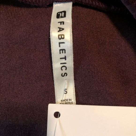 NWT! Fabletics Britt pullover. 1/4 zip & velour. - Picture 4 of 14
